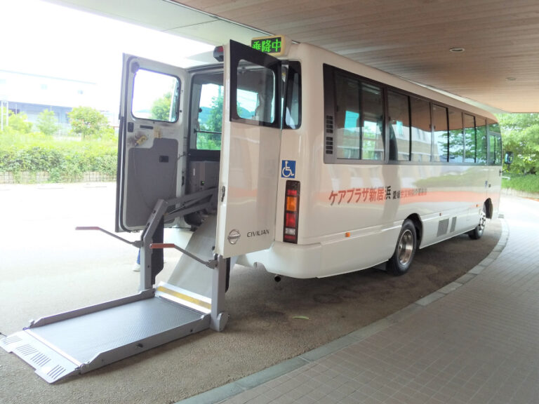 リフト付き送迎車