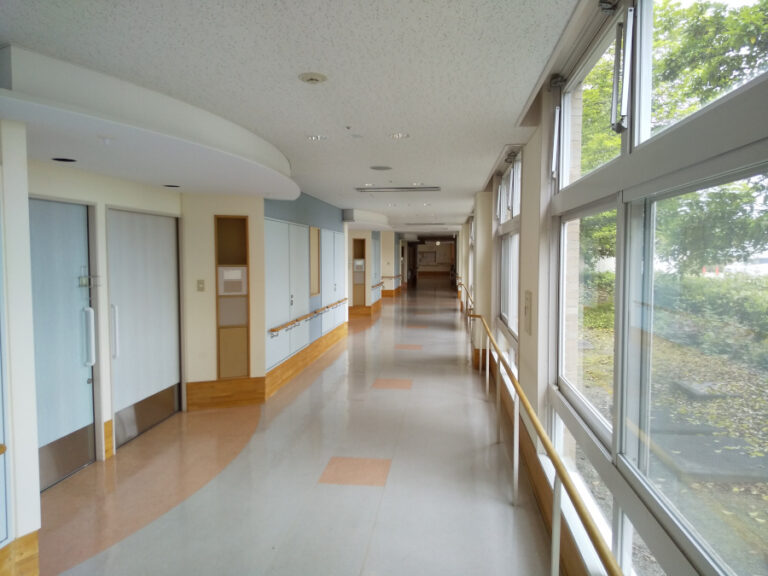 居室前廊下